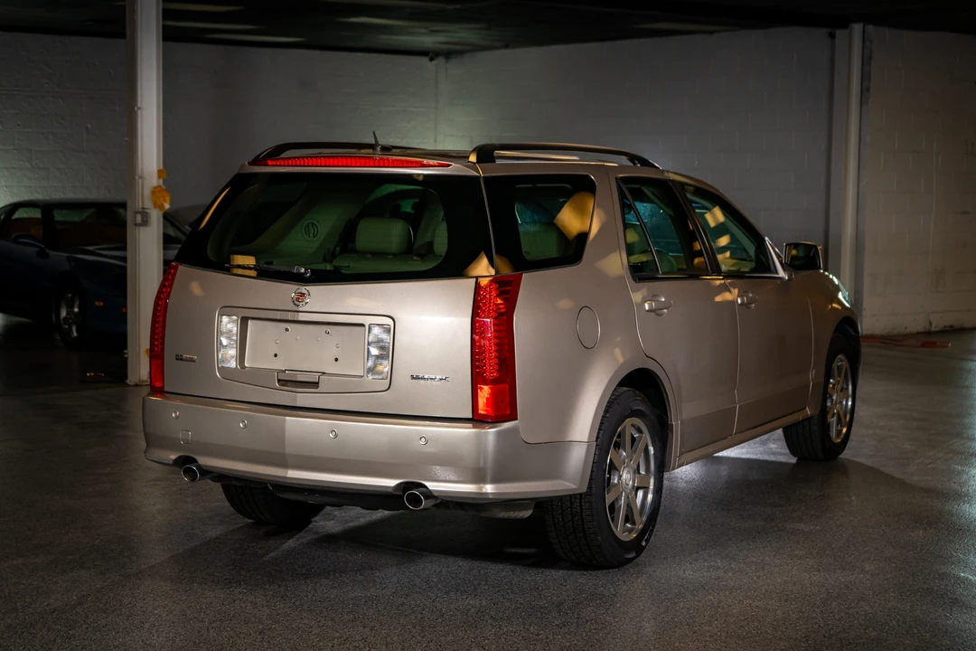 2004 Cadillac SRX - Image 13 of 31