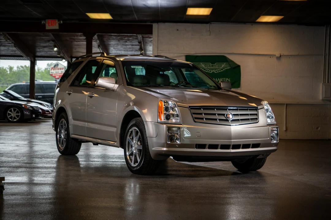 2004 Cadillac SRX - Image 8 of 31