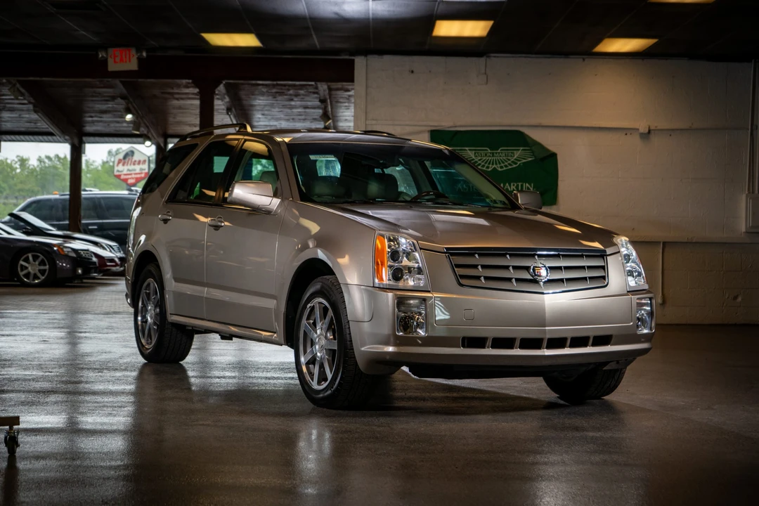 2004 Cadillac SRX - Image 10 of 31