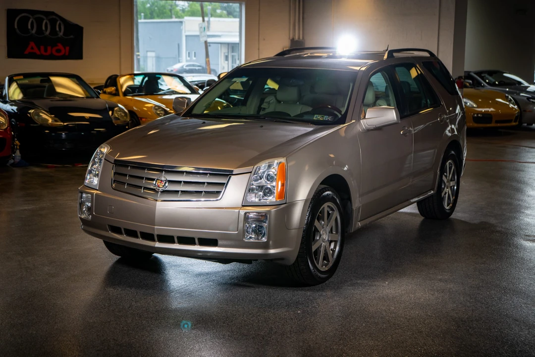 2004 Cadillac SRX - Image 2 of 31