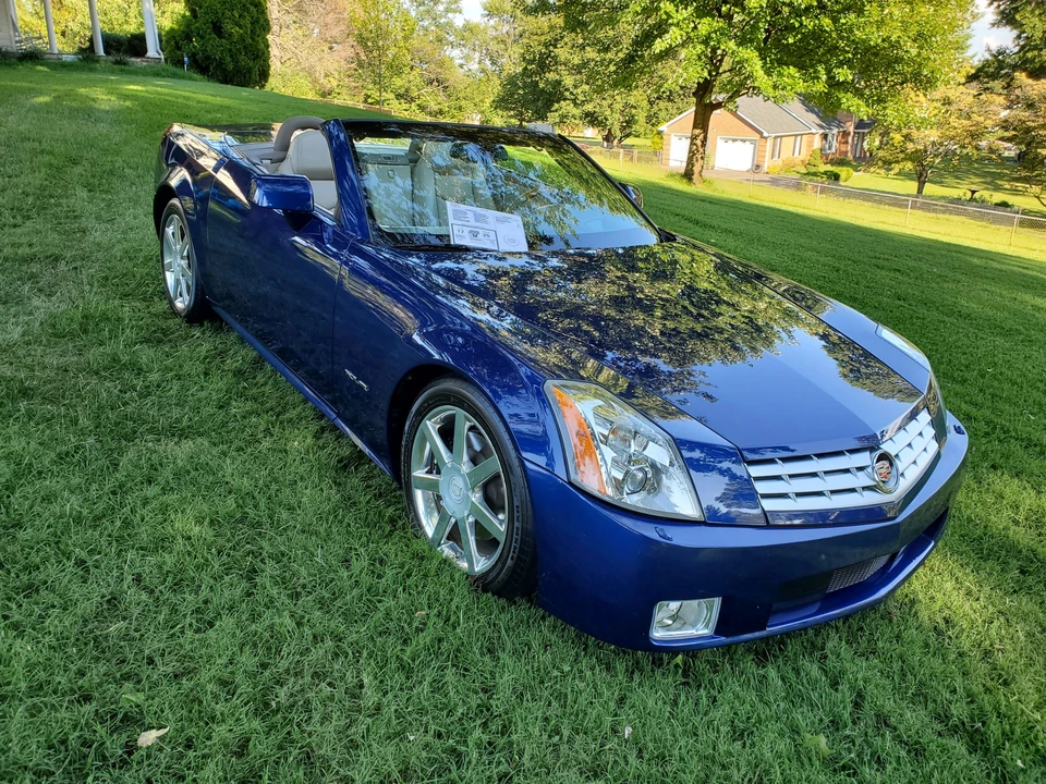 2004 Cadillac XLR - Image 27 of 31