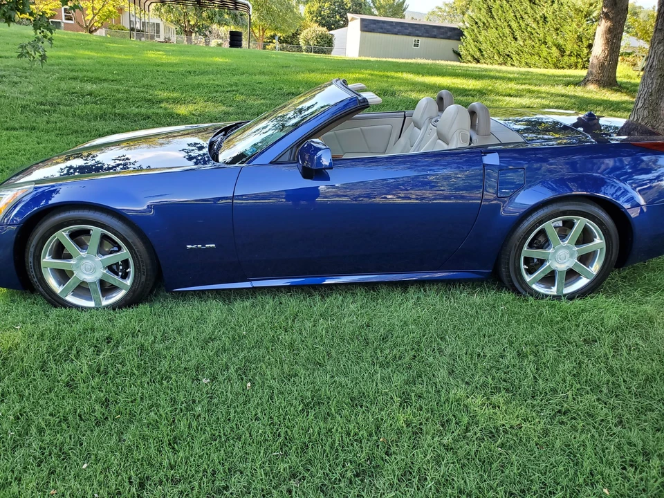 2004 Cadillac XLR - Image 11 of 31