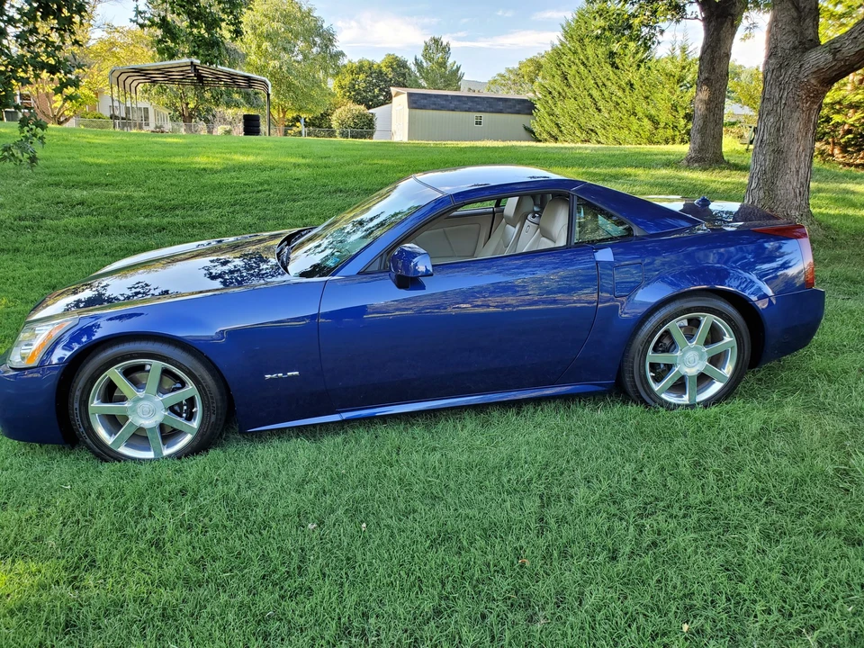 2004 Cadillac XLR - Image 12 of 31
