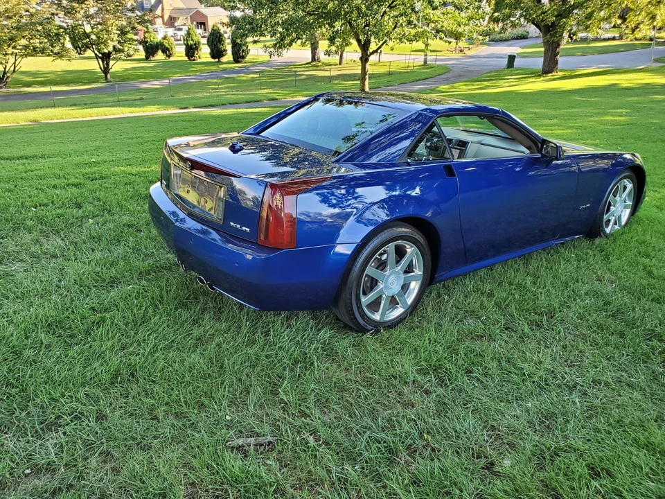 2004 Cadillac XLR - Image 22 of 31