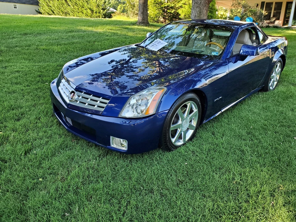 2004 Cadillac XLR - Image 10 of 31