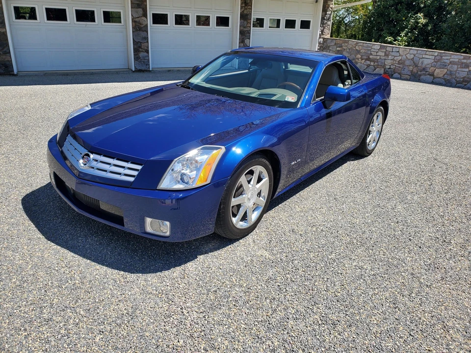 2004 Cadillac XLR - Image 2 of 31