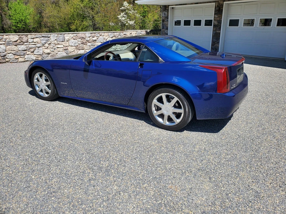 2004 Cadillac XLR - Image 4 of 31