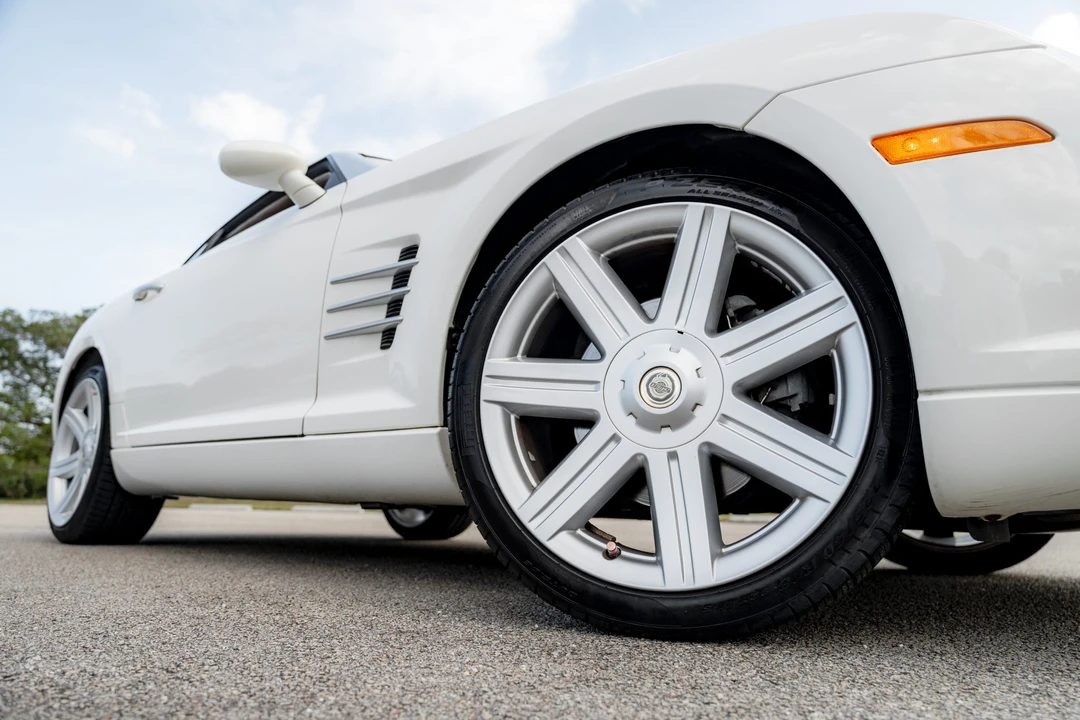 2004 Chrysler Crossfire - Image 27 of 31