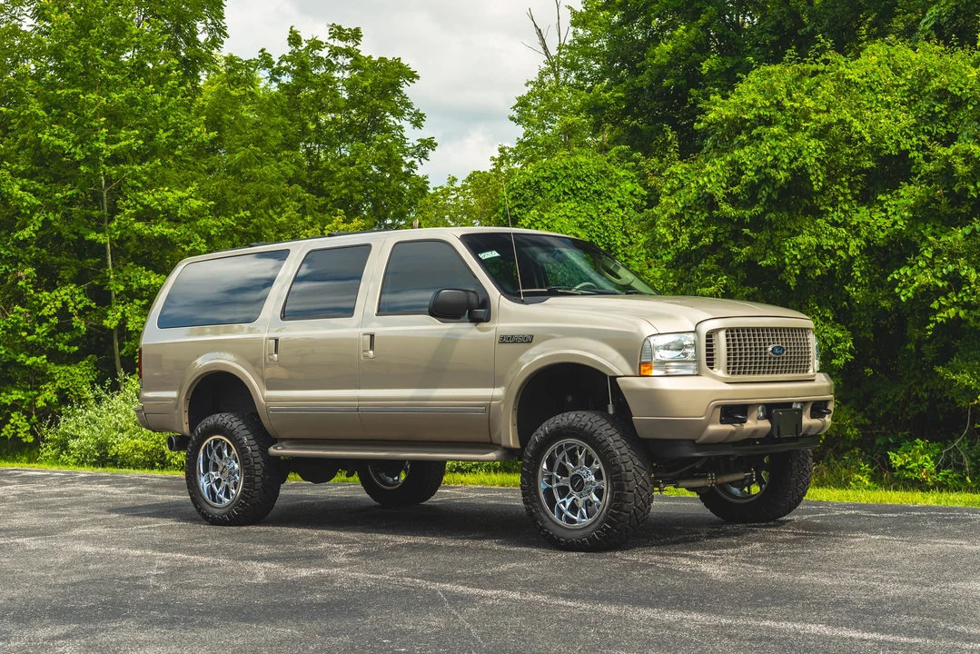 2004 Ford Excursion - Image 25 of 31