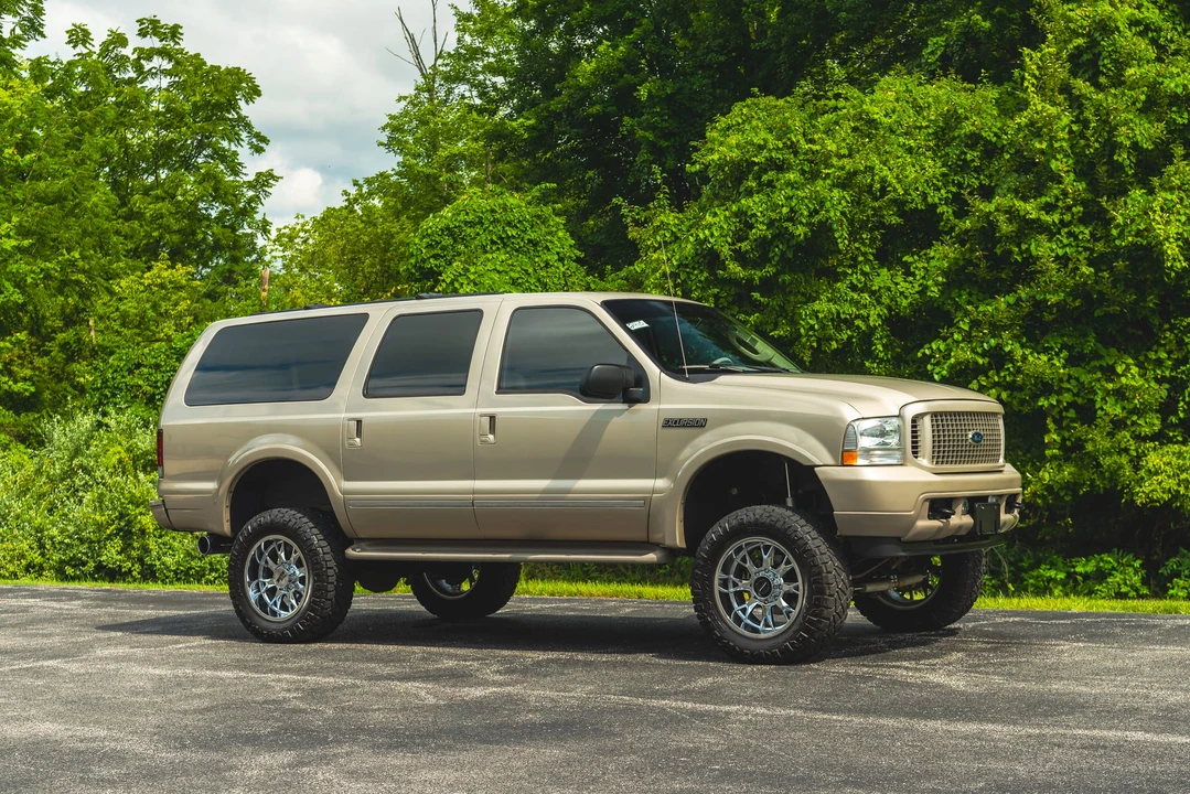 2004 Ford Excursion - Image 24 of 31