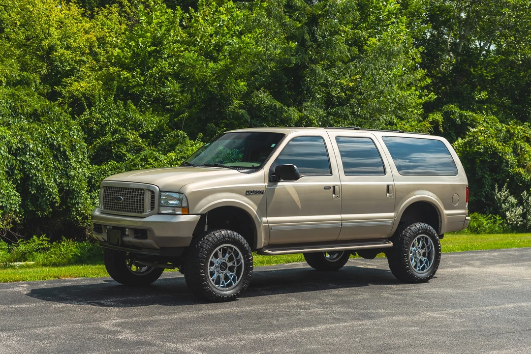 2004 Ford Excursion - Image 7 of 31