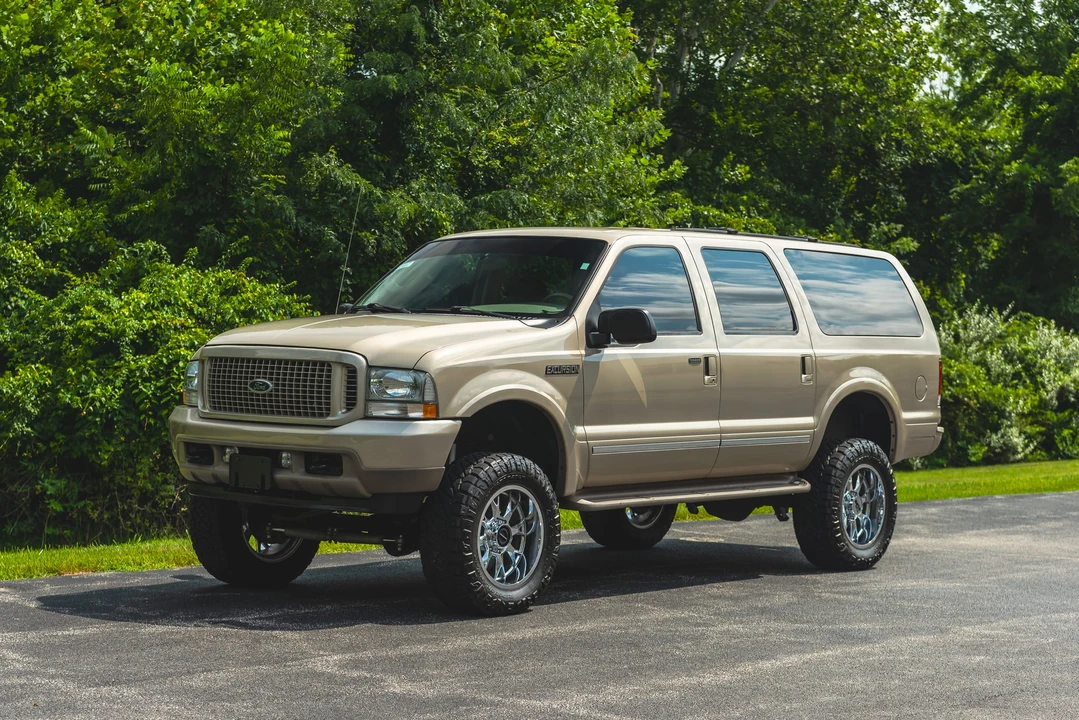 2004 Ford Excursion - Image 5 of 31