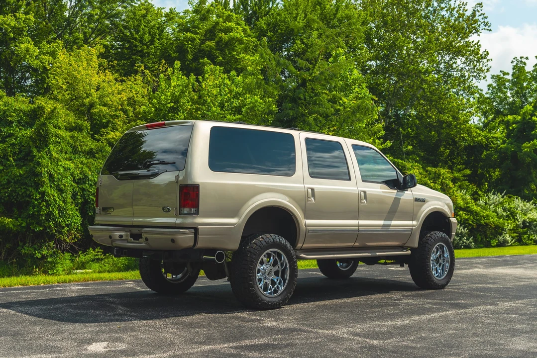 2004 Ford Excursion - Image 20 of 31