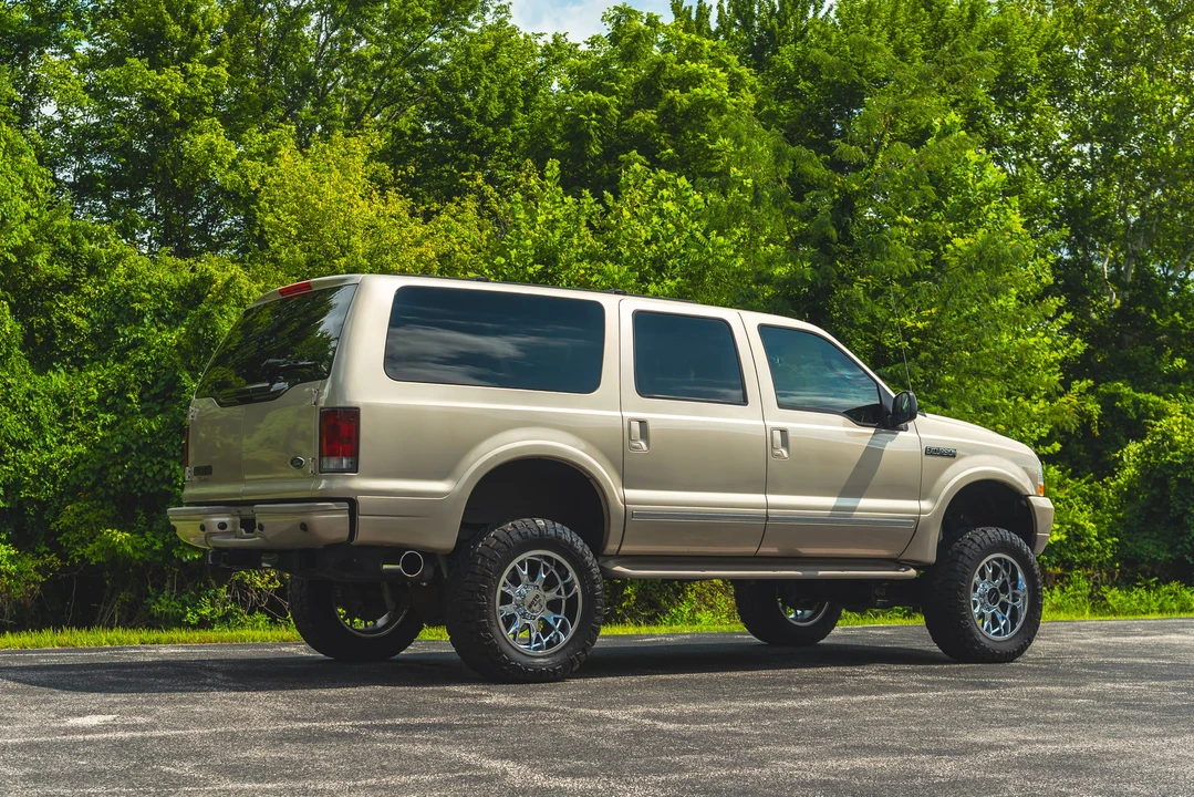2004 Ford Excursion - Image 21 of 31