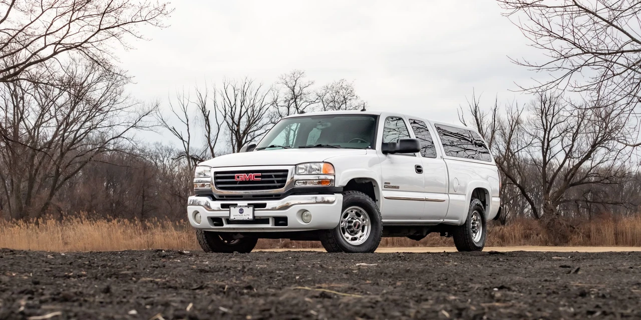 2004 GMC Sierra Heavy Duty 2nd Gen - Image 2 of 31