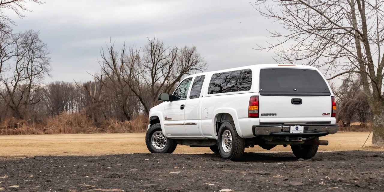 2004 GMC Sierra Heavy Duty 2nd Gen - Image 3 of 31
