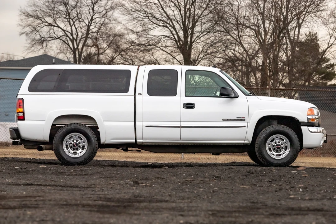 2004 GMC Sierra Heavy Duty 2nd Gen - Image 16 of 31