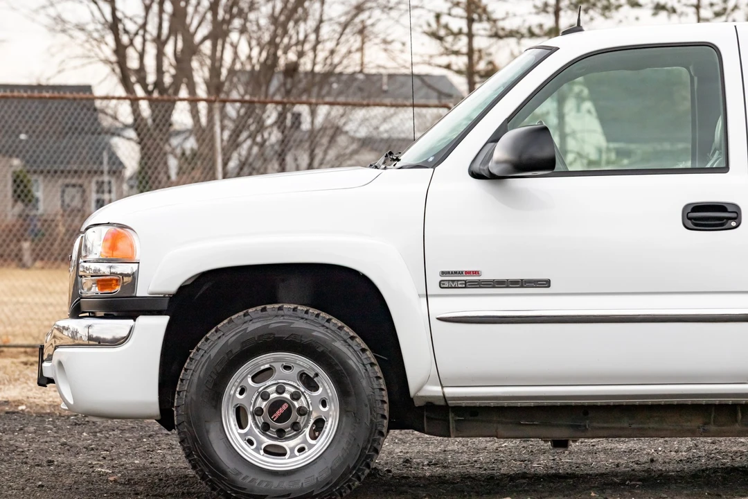 2004 GMC Sierra Heavy Duty 2nd Gen - Image 23 of 31