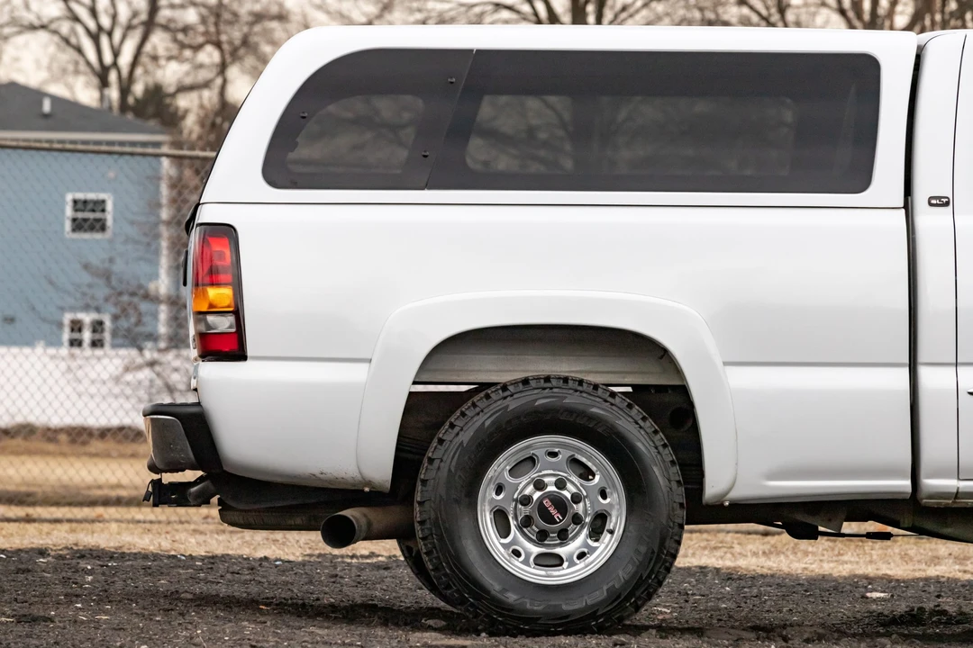 2004 GMC Sierra Heavy Duty 2nd Gen - Image 30 of 31