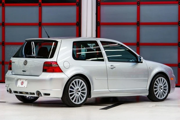 2004 Volkswagen R32 Mk4 - Image 2 of 7