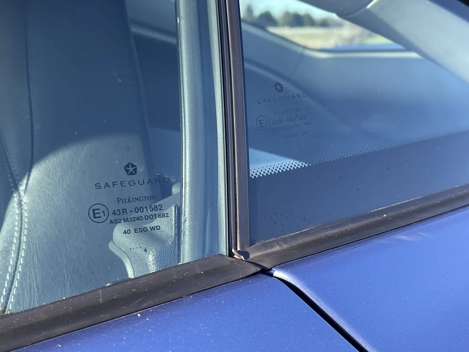 2005 Chrysler Crossfire - Image 22 of 31
