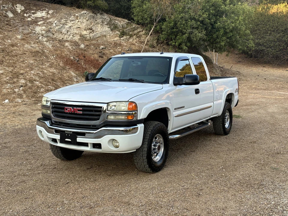 2005 GMC Sierra Heavy Duty 2nd Gen - Image 6 of 31