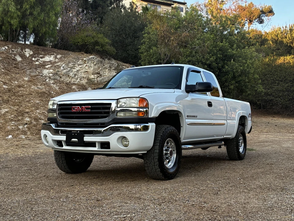 2005 GMC Sierra Heavy Duty 2nd Gen - Image 7 of 31