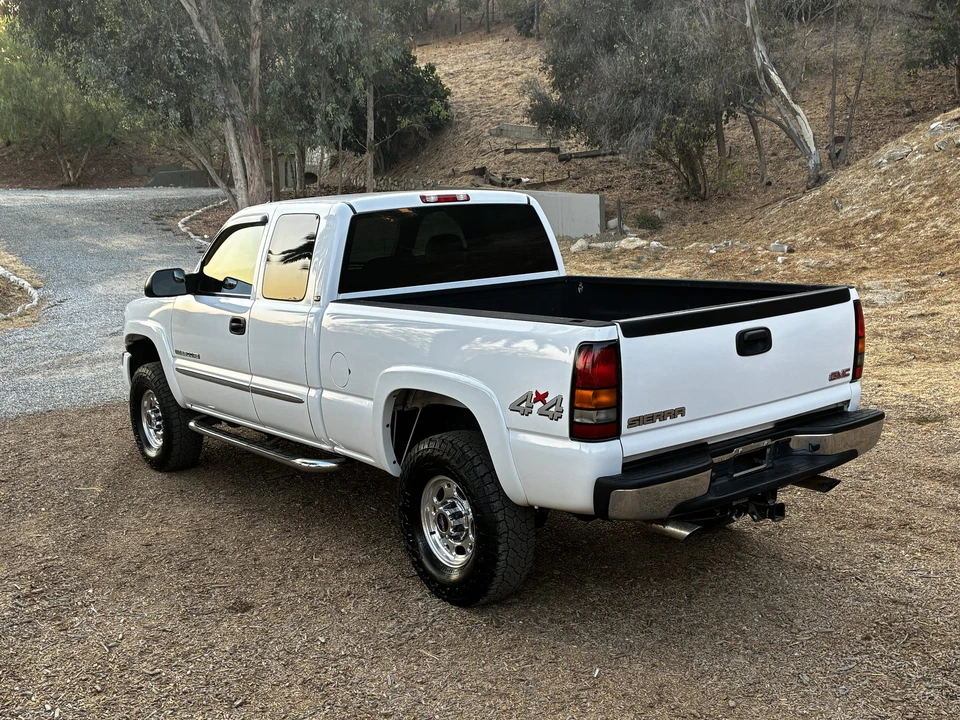 2005 GMC Sierra Heavy Duty 2nd Gen - Image 12 of 31