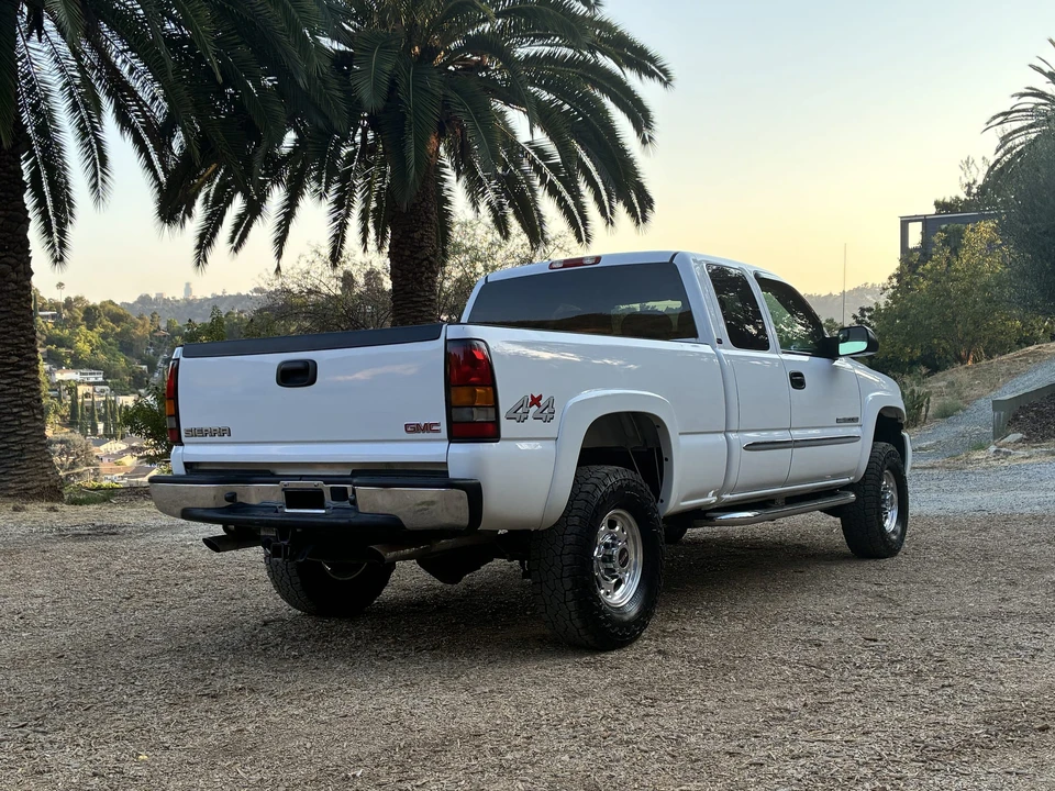 2005 GMC Sierra Heavy Duty 2nd Gen - Image 18 of 31