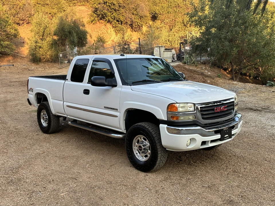 2005 GMC Sierra Heavy Duty 2nd Gen - Image 22 of 31