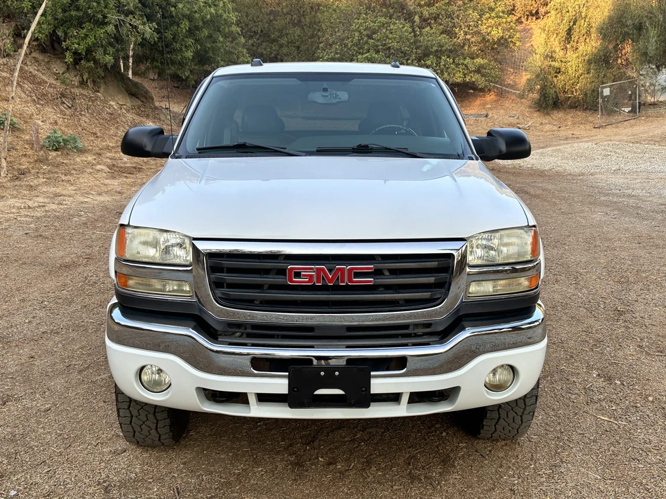 2005 GMC Sierra Heavy Duty 2nd Gen - Image 25 of 31