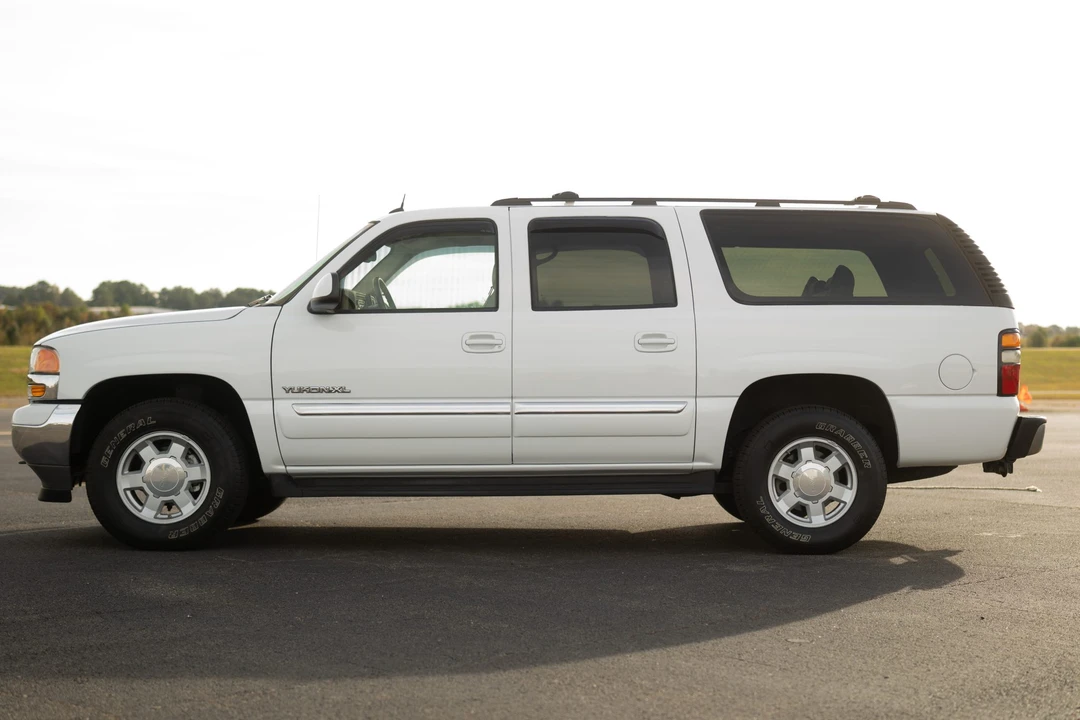 2005 GMC Yukon 2nd Gen - Image 21 of 31