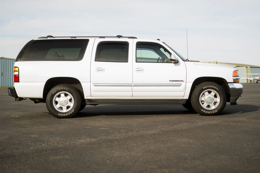 2005 GMC Yukon 2nd Gen - Image 14 of 31