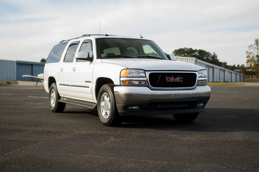 2005 GMC Yukon 2nd Gen - Image 11 of 31