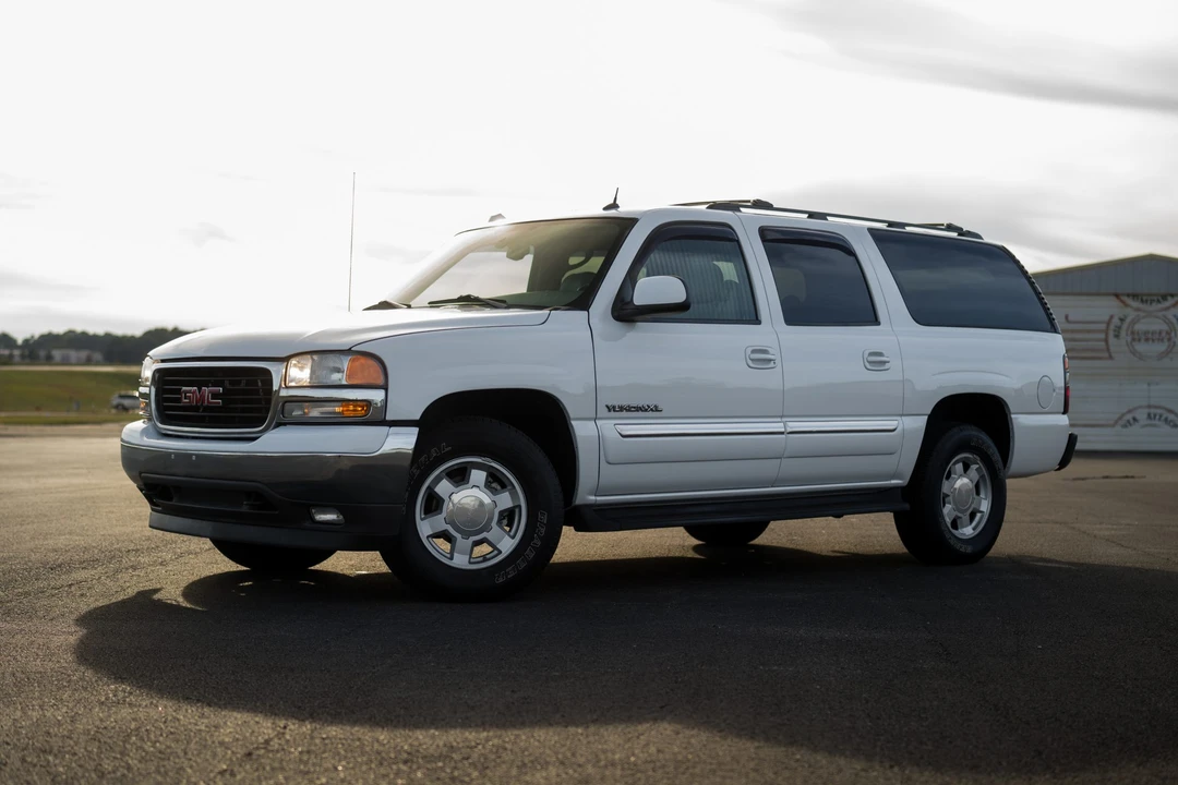 2005 GMC Yukon 2nd Gen - Image 2 of 31