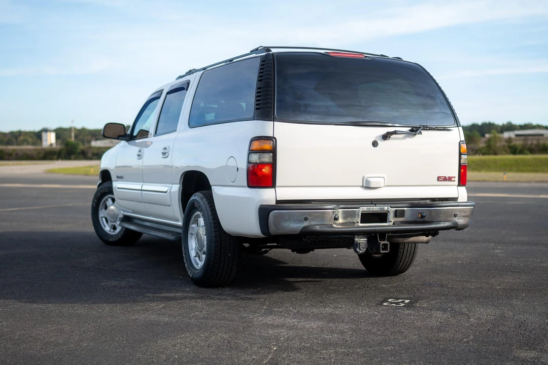 2005 GMC Yukon 2nd Gen - Image 19 of 31