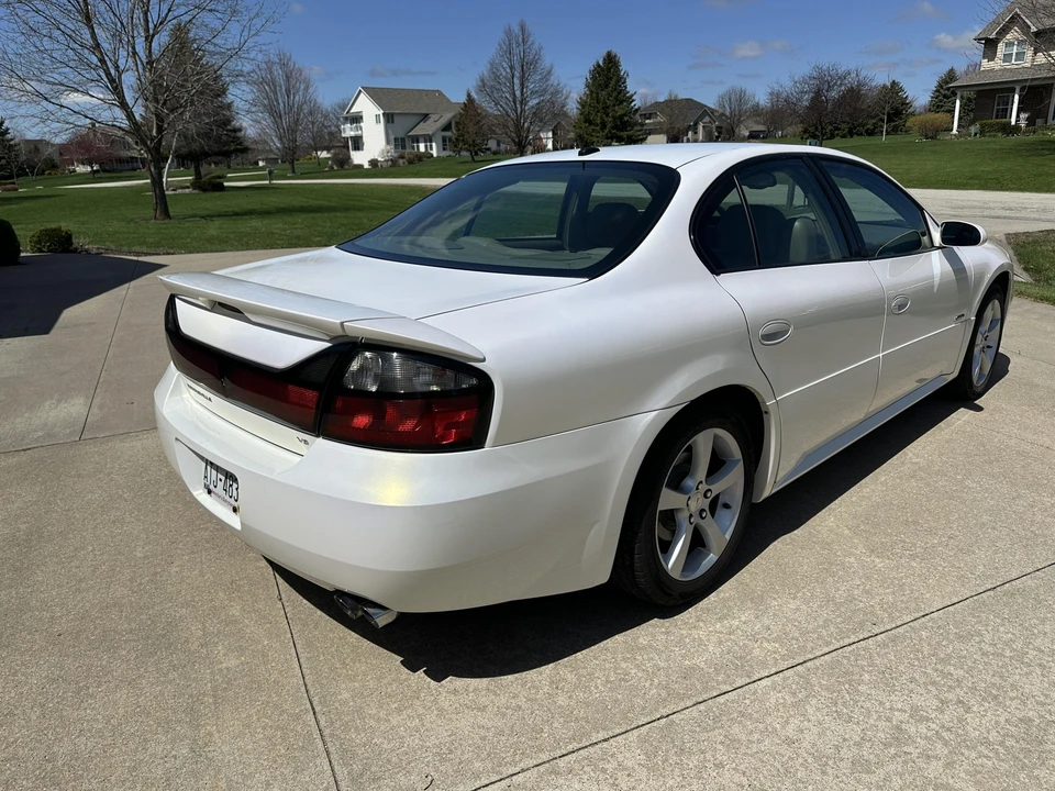 2005 Pontiac Bonneville 5th+ Gen - Image 9 of 31