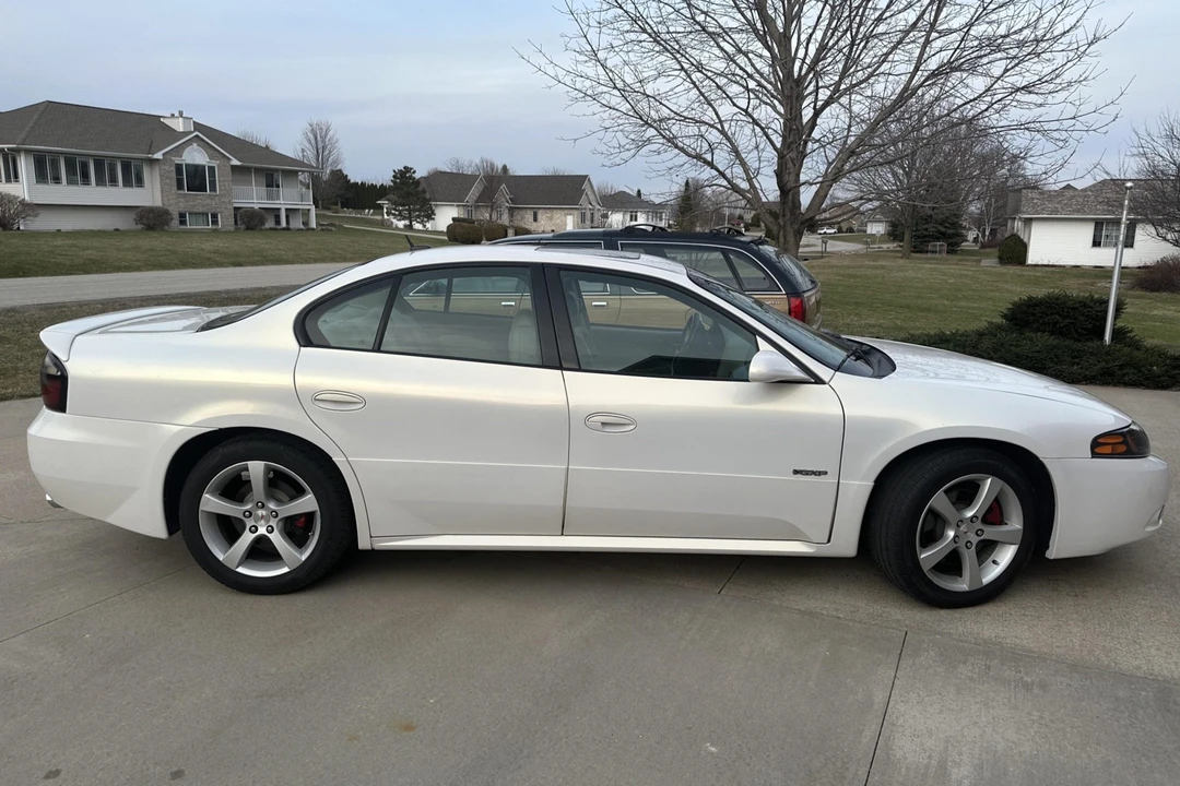 2005 Pontiac Bonneville 5th+ Gen - Image 12 of 31