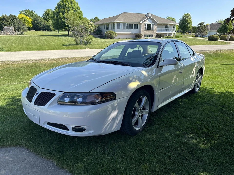 2005 Pontiac Bonneville 5th+ Gen - Image 2 of 31