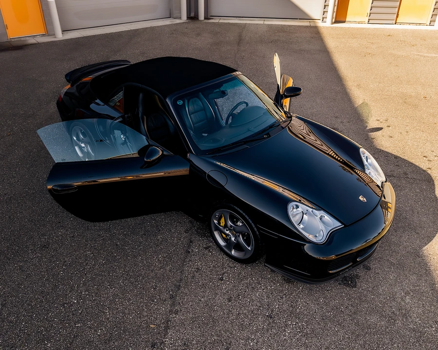 2005 Porsche 996 Turbo - Image 14 of 31
