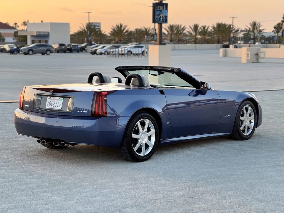 2006 Cadillac XLR - Image 6 of 31