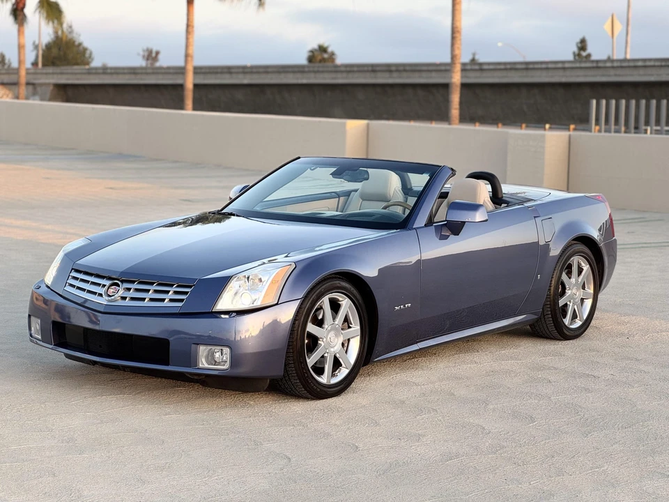2006 Cadillac XLR - Image 2 of 31