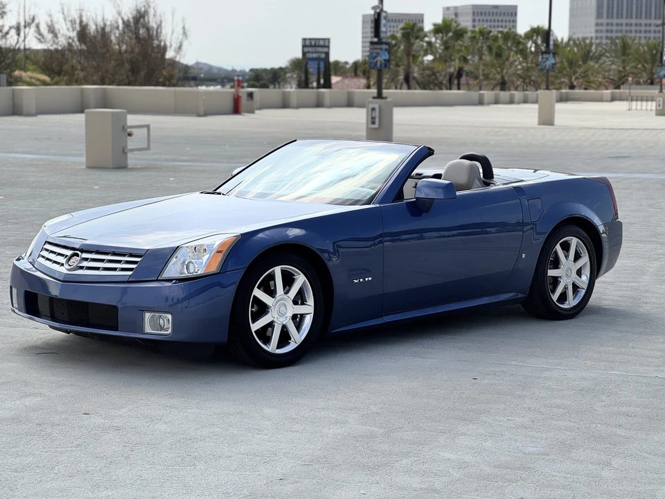 2006 Cadillac XLR - Image 10 of 31