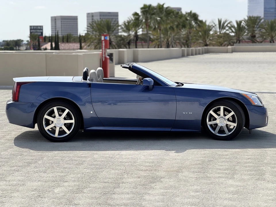 2006 Cadillac XLR - Image 16 of 31