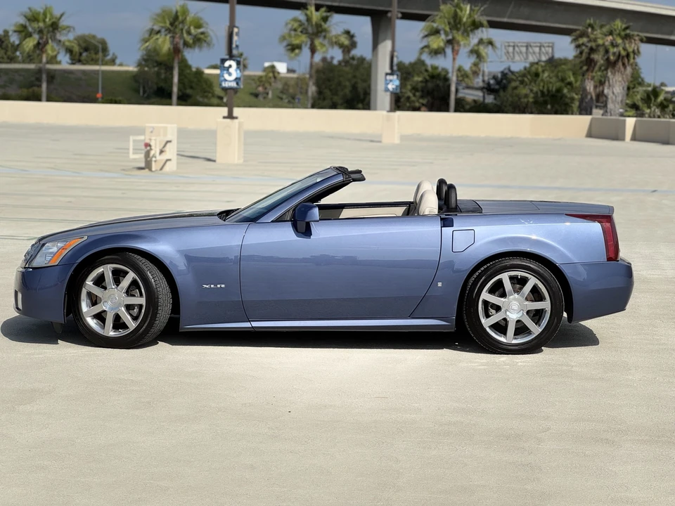 2006 Cadillac XLR - Image 25 of 31
