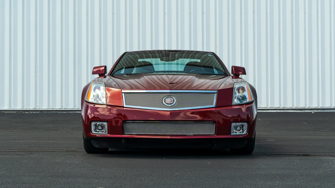 2006 Cadillac XLR-V - Image 6 of 31
