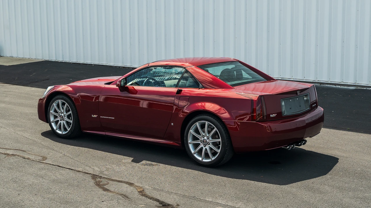 2006 Cadillac XLR-V - Image 26 of 31
