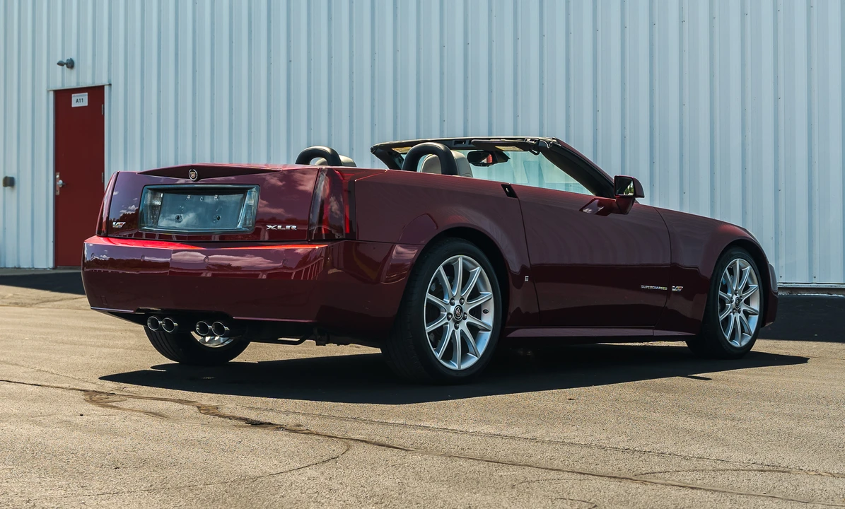 2006 Cadillac XLR-V - Image 15 of 31