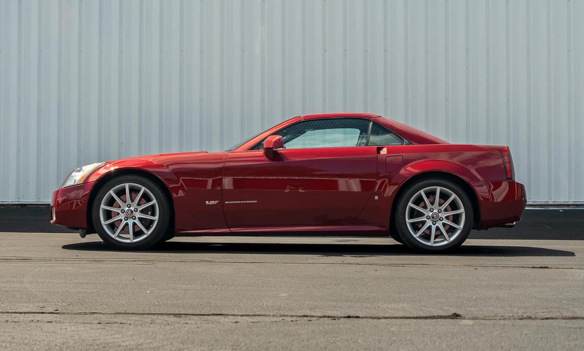 2006 Cadillac XLR-V - Image 30 of 31