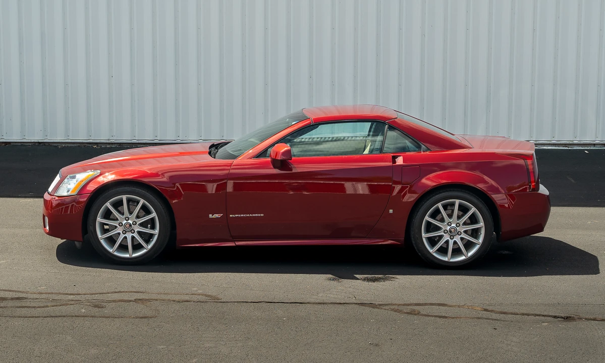 2006 Cadillac XLR-V - Image 29 of 31